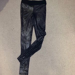 Animal print leggings (BCBG Max Azria)